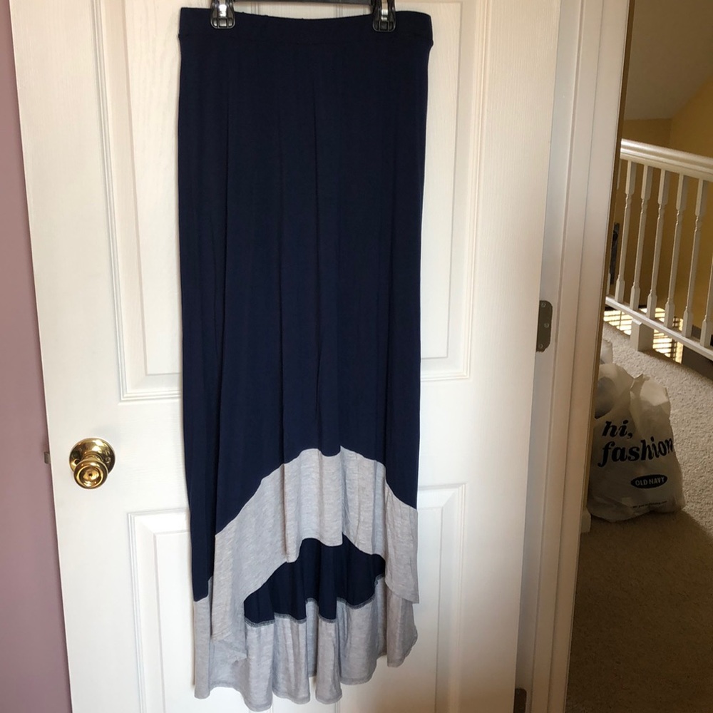 Hi-low skirt with elastic waist